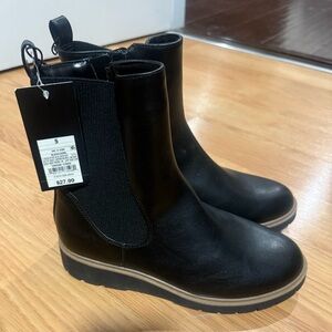 Black Ankle Boots with Elastic Sides size 5